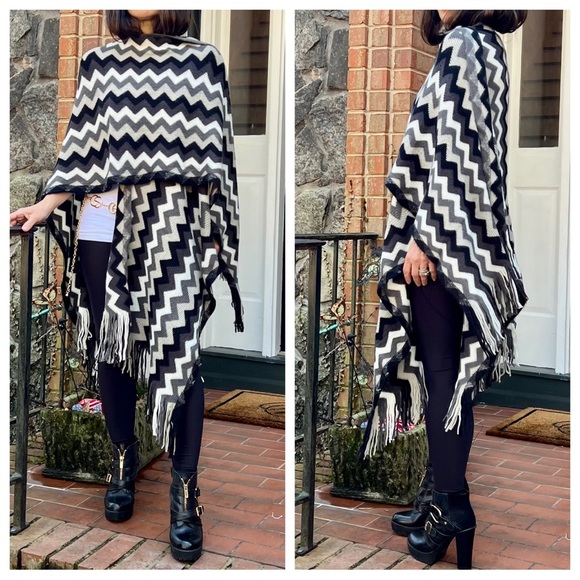 BOHO FABULOUS KNIT FRINGED PONCHO SHAWL - Picture 5 of 9